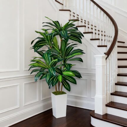 Indoor artificial plant
